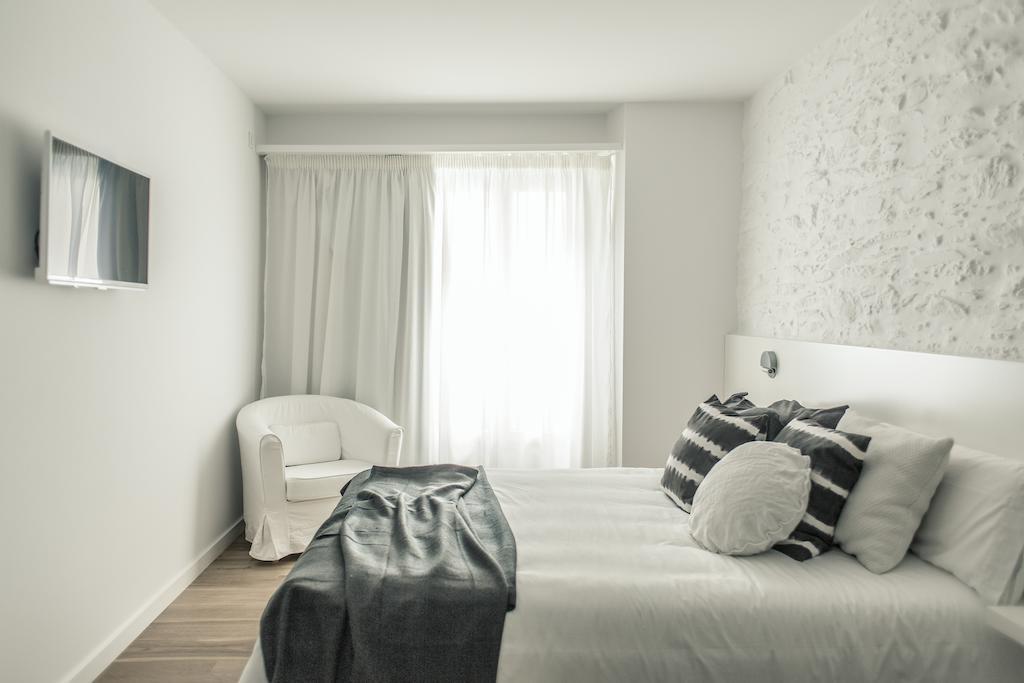 Tramuntana Hotel - Adults Only Cadaqués Rum bild
